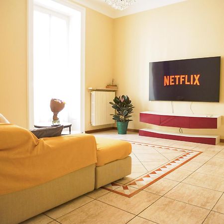 Wonderful Downtown Apartment-Hd Netflix, King-Size Bed, Two Minutes' Walk From Metro Milano Exteriör bild