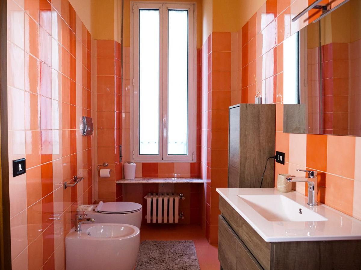 Wonderful Downtown Apartment-Hd Netflix, King-Size Bed, Two Minutes' Walk From Metro Milano Exteriör bild